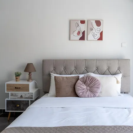 Apartment Powder's 1-bedroom Retreat In Mackenzy,