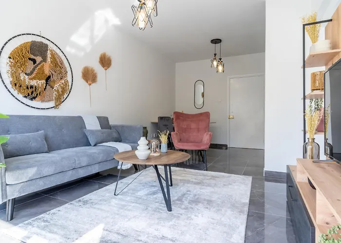 Powder's 1-bedroom Retreat In Mackenzy,