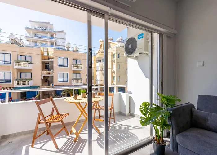 Powder's 1-bedroom Retreat In Mackenzy, Apartamento