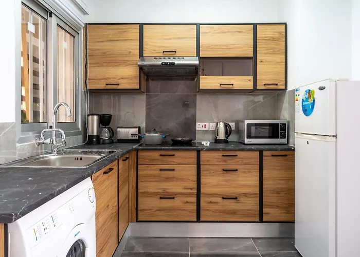 Powder's 1-bedroom Retreat In Mackenzy, Apartment Larnaca