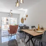 公寓 Powder's 1-bedroom Retreat In Mackenzy,