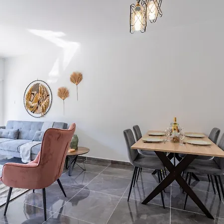 Powder's 1-bedroom Retreat In Mackenzy, Larnaca