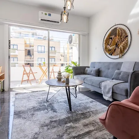 Powder’s 1-bedroom Retreat In Mackenzy, Apartment Larnaka