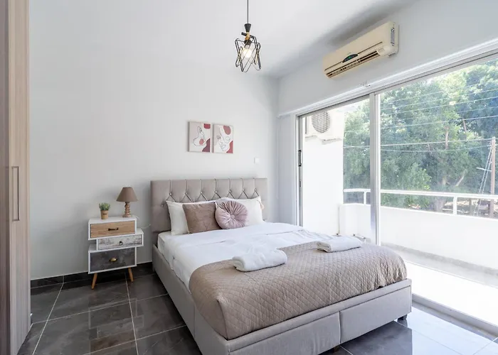 Powder's 1-bedroom Retreat In Mackenzy, *