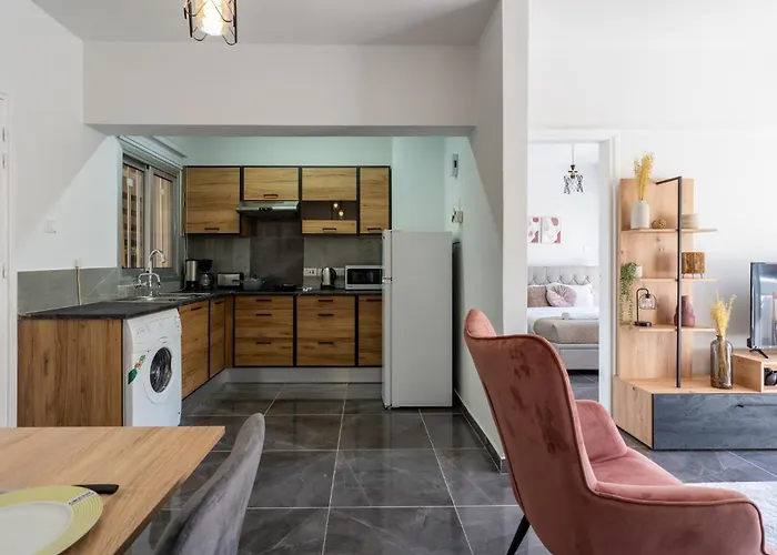 Powder's 1-bedroom Retreat In Mackenzy, Διαμέρισμα *