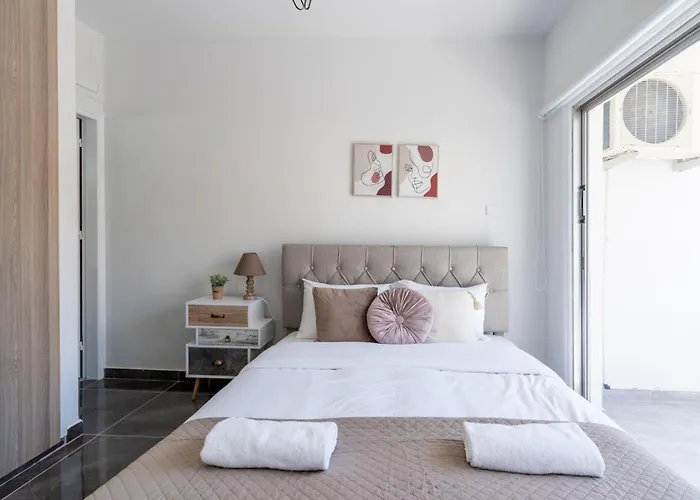 Powder's 1-bedroom Retreat In Mackenzy, Larnaca